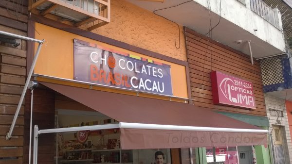Toldo Retrátil instalado na Brasil Cacau