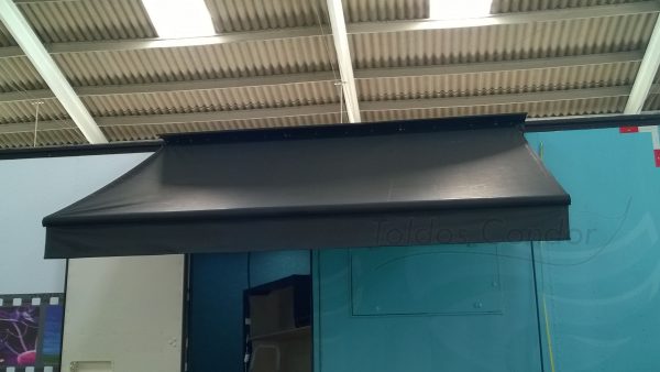 Toldo Articulado Instalado em Caminhão